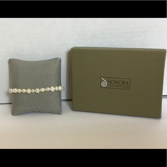 Honora Cultured White Pearl Stretch Bracelet - Picture 2 of 7